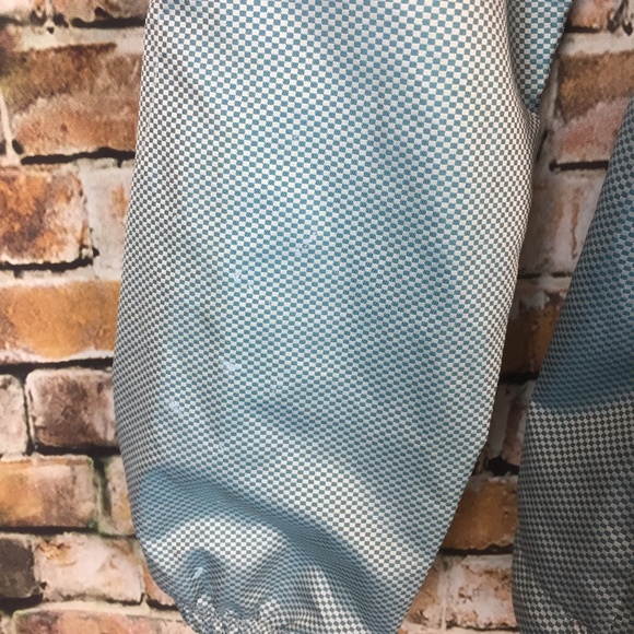 Nike Women Windbreaker with Hood - Picture 7 of 8